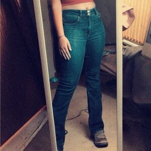 I don’t wear anymore on the back their is a rip on the back pocket  size 8